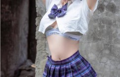 【大发扑克】JK制服誘惑！巨乳學妹「小九九」綁髮就炸開，「兇猛震撼彈」馬上掉出來！