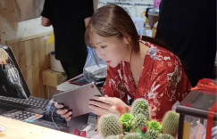 【大发扑克】日式餐飲正妹老闆娘「糖糖」，爆乳和風浴衣站櫃檯收銀！，大发助力你的致富之路！