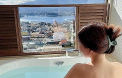 【大发扑克】峰峰相連到天邊！奶油妹「媗媗Maggie」泡露天浴池和富士山比雄偉，大发助力你的致富之路！