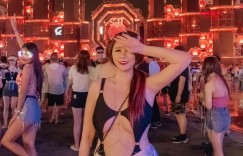 【大发扑克】巨乳甜姐兒「粉芬 Yvonne」火辣參加泰國電音趴　南半球呼之欲出！，大发助力你的致富之路！