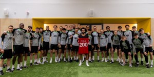 【大发体育】特殊的纪念意义！萨拉赫社媒：200球里程碑和利物浦大家庭合照，大发助力你的致富之路！