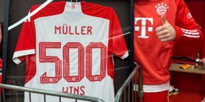 【大发体育】✨永远的传奇！诺伊尔将500胜纪念球衣交给穆勒，更衣室欢呼鼓掌，大发助力你的致富之路！