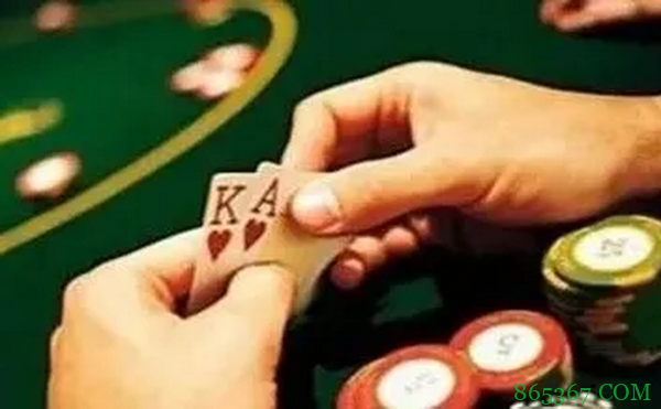 德州扑克这四种常见的场合一定要打得够凶！