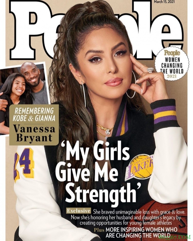 瓦妮莎身穿印有科比球衣号码的湖人外套 登上杂志封面