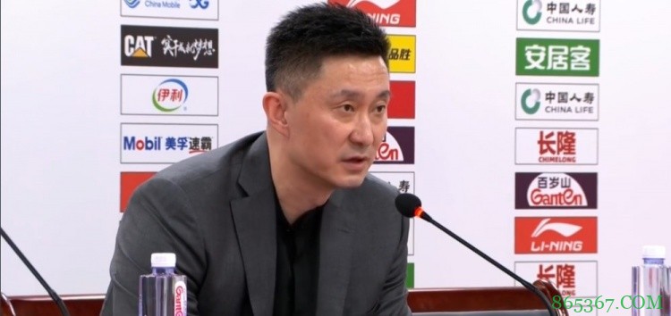杜锋：李楠指导是非常优秀的教练 我们今晚打得不够专注和投入