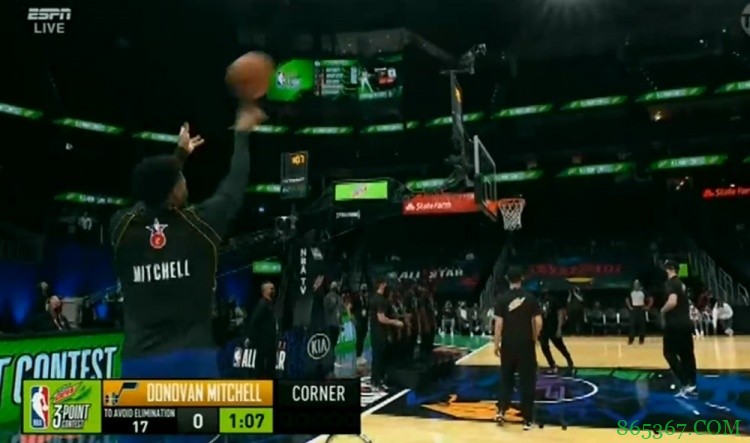 全明星三分大赛：库里绝杀康利夺冠