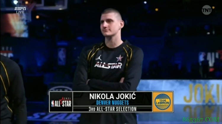 你是真滴皮!约基奇“摊手抱怨”字母哥2打0自己扣篮