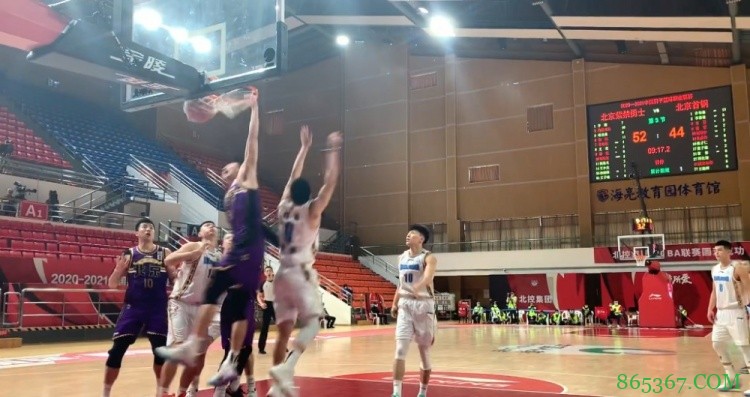 ?老骥伏枥！孙悦单臂滑翔暴扣 点燃北控替补席