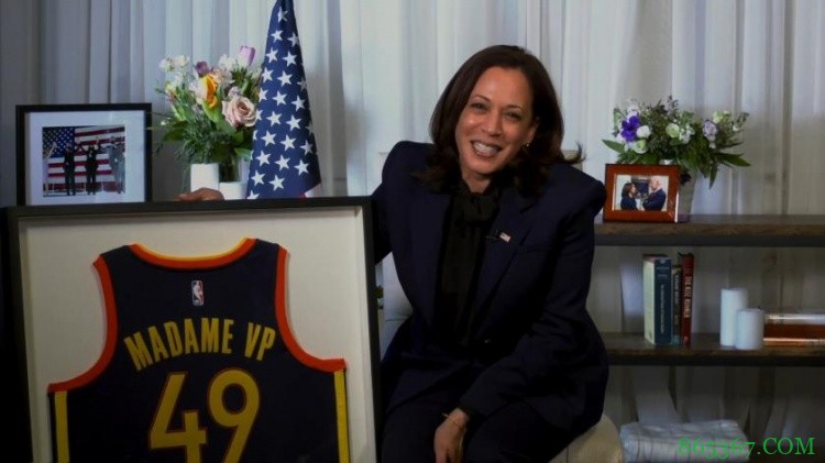 美国副总统：收到勇士49号球衣时 我在想这不是库里的号码啊