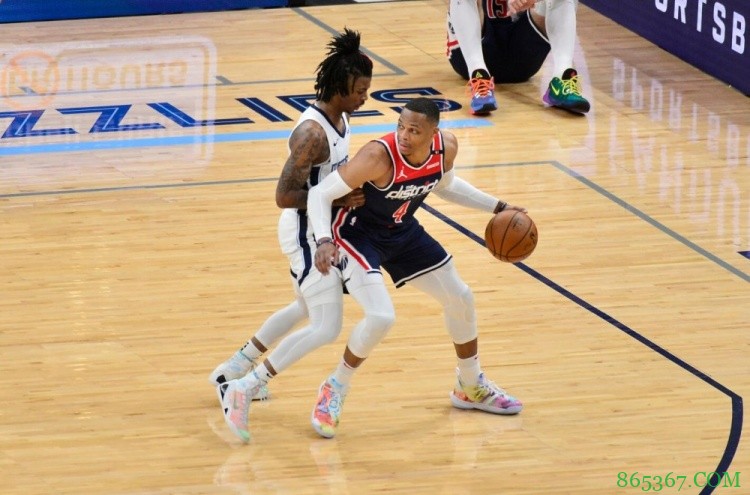 ?莫兰特21+6+10 瓦兰29+20 威少20+5+10 灰熊双杀奇才