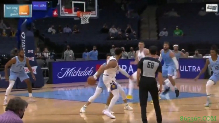 大师级别!穆雷绝妙背传助攻约老师轻松上篮命中