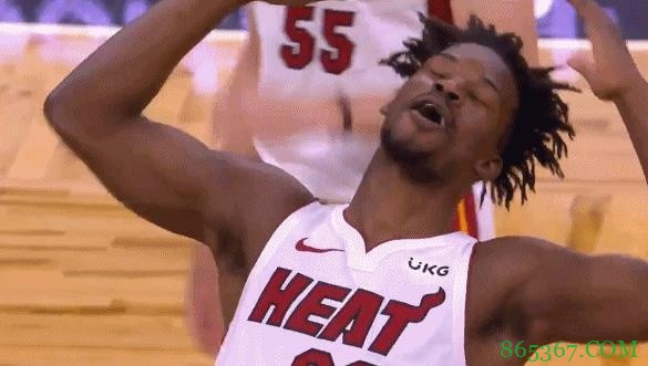 竟然还赢了?!与武切维奇跳球 巴特勒捂头表示头大?