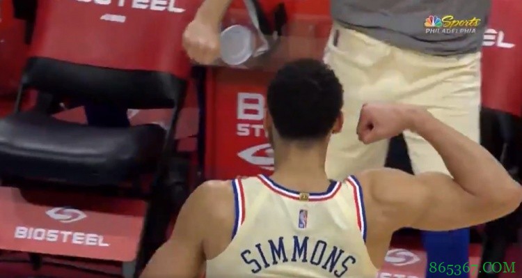 强势回归!西蒙斯接小库里妙传滞空暴扣大秀肌肉