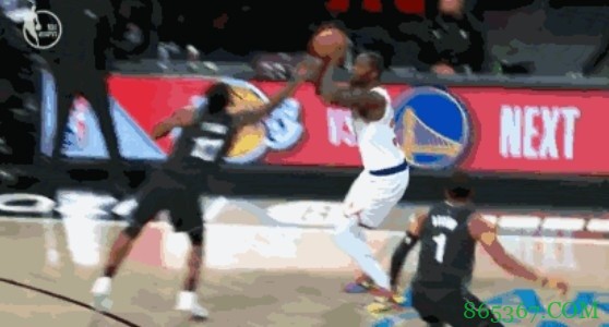 利拉德：为什么欧文切兰德尔球 裁判会响哨把球判给篮网？