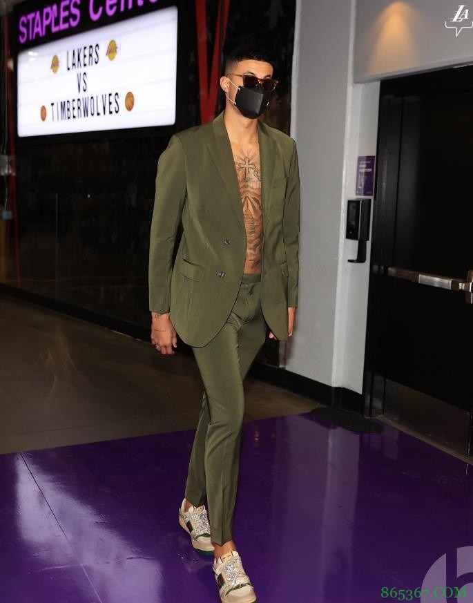 自信马哥!库兹马谈穿着:为什么不?我胸很nice的