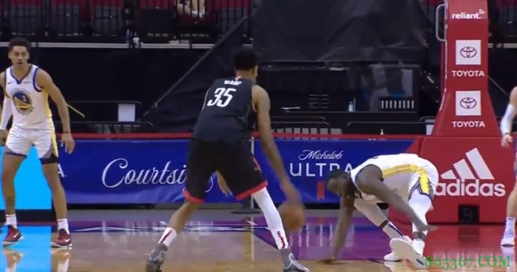 追梦打趣：如果我不被晃倒 还以为你们不会问伍德呢