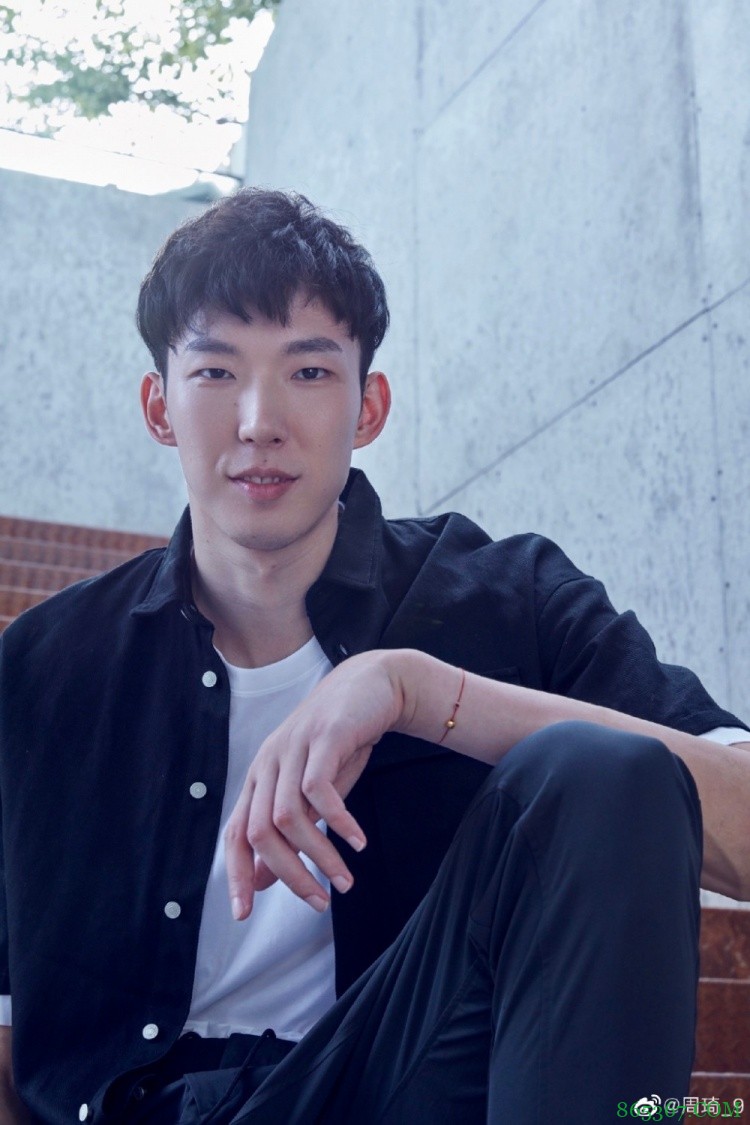 ?周琦与王哲林谈烫发：曾经收割了一波颜值粉?