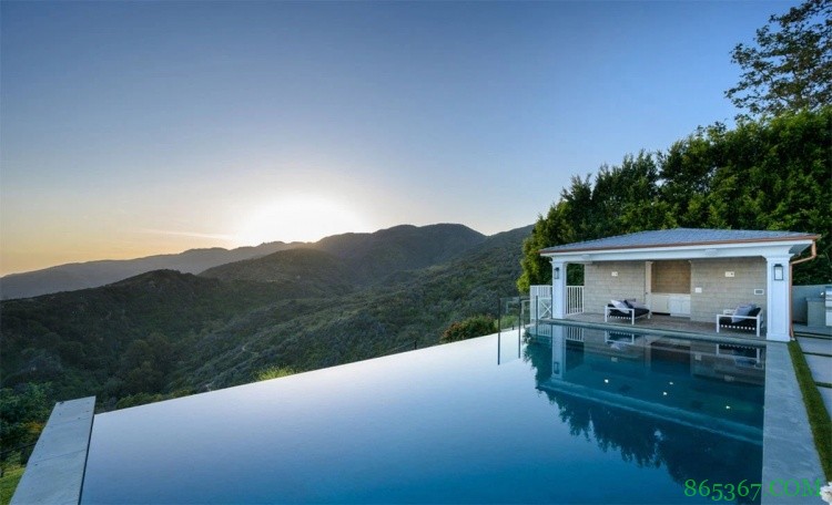 进来参观！小卡花1700万美元在洛杉矶郊区购置了一栋1115㎡的豪宅