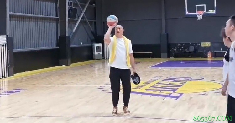 马健谈与姚明趣事:08年奥运会的时候和他比试投篮 赢了100块