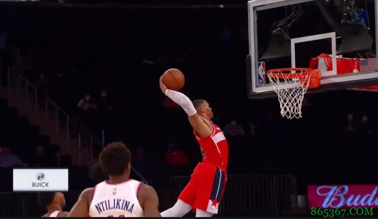 爷青回！威少快攻反C拉弓战斧劈扣??