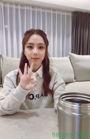 邓紫棋参与林书豪公益计划接受“投篮”挑战 高难度三投全部命中