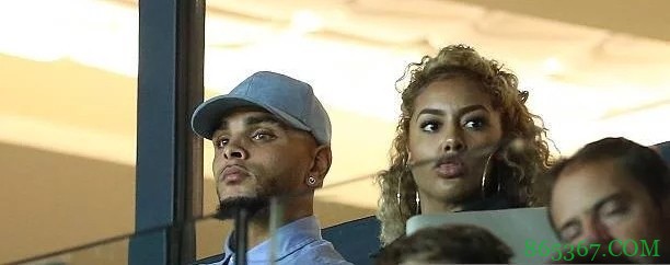 欧文与未婚妻的情感历程：前年订婚去年取关 如今终迎爱的结晶