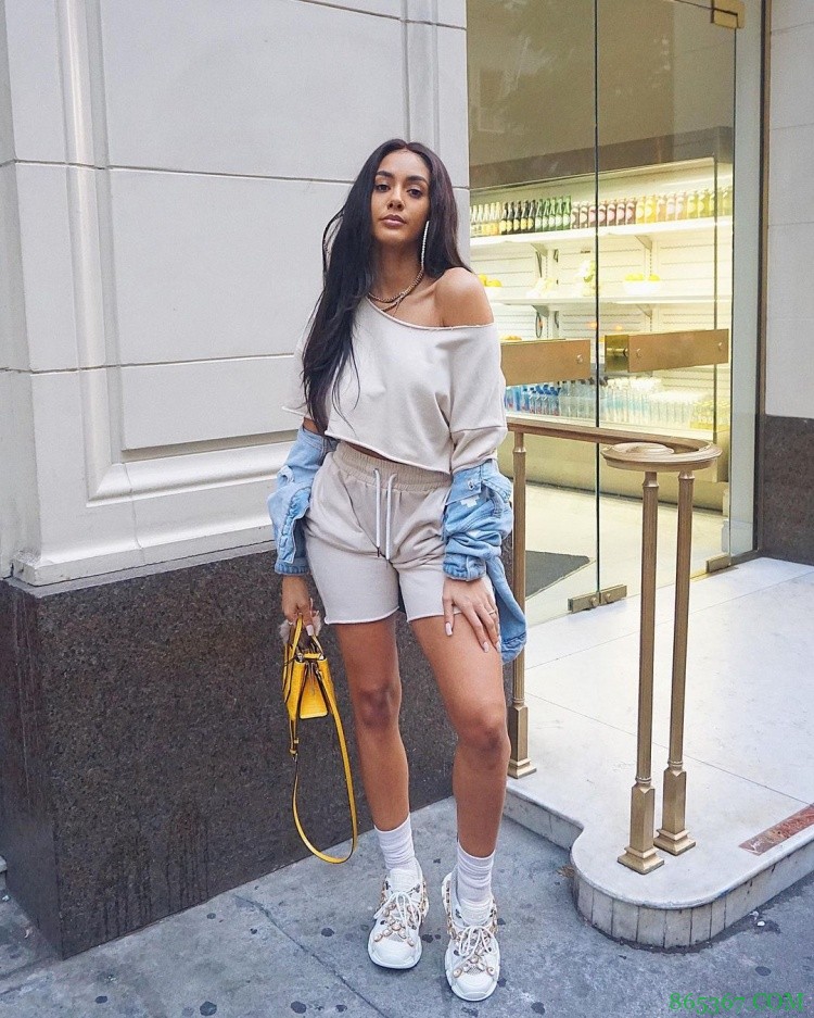 欧文与未婚妻的情感历程：前年订婚去年取关 如今终迎爱的结晶