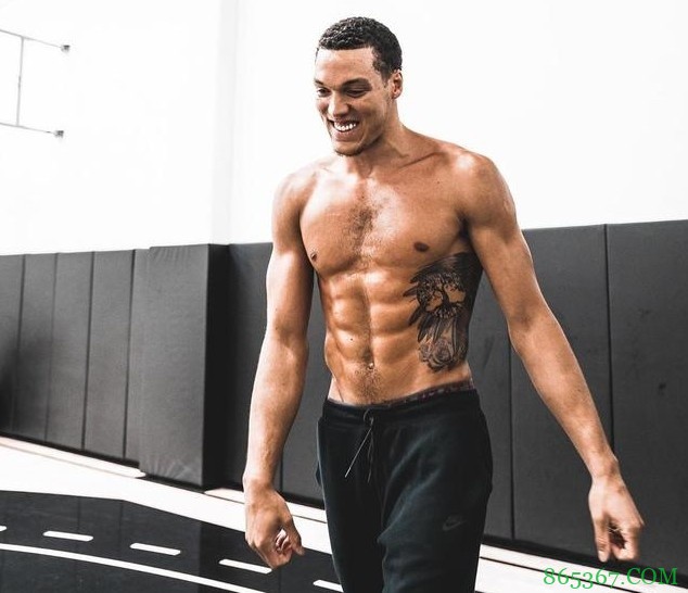 【夜谈】你认为联盟中身材最好的是哪位球员?