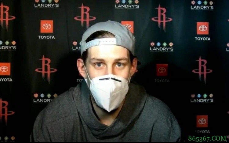 奥利尼克:我的打法非常适合这支火箭队 目前还在学习&适应