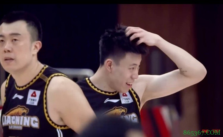 惋惜摸头！张镇麟滑翔战斧欲隔扣周琦 刷筐而出错失年度最佳