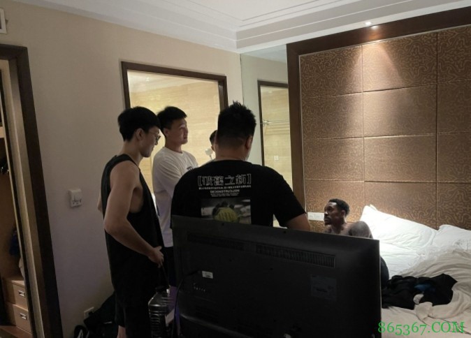 马尚受伤当晚 广东全队陪伴他至深夜&赵睿痛哭