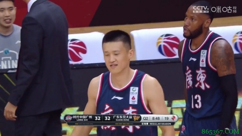 ?布鲁克斯42+7+5 摩尔30+5 广东战胜广州豪取13连胜