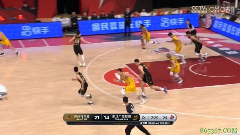 ?吴冠希26分14板6帽 胡金秋36+13 江苏战胜广厦终结14连败