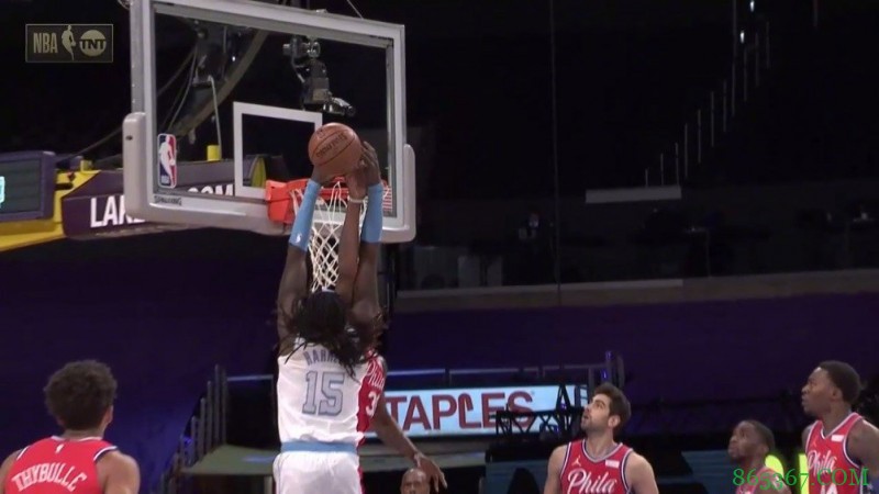 ?格林8记三分28+5 施罗德20+11 库兹马25+9 76人送湖人4连败