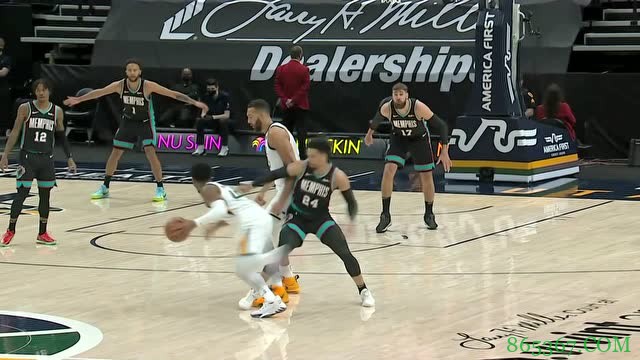 ?米切尔35+5+6 莫兰特32+11 爵士险胜灰熊斩四连胜