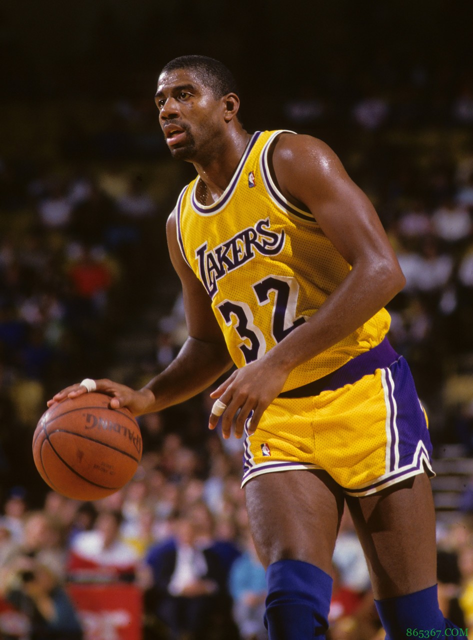 25年的今天：“魔术师”约翰逊NBA生涯总助攻数突破10000次
