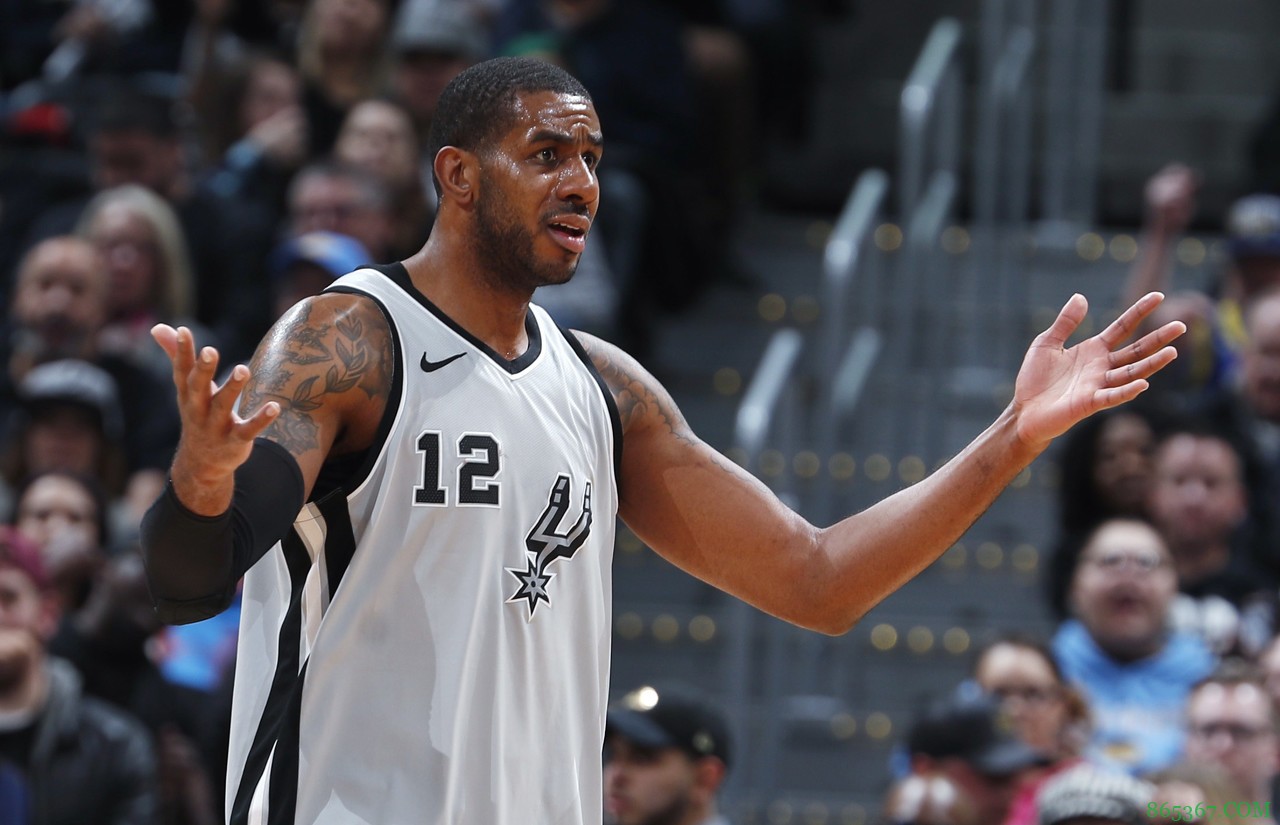 老头坑我?阿德马刺生涯67%的时间打中锋 本赛季高达98%