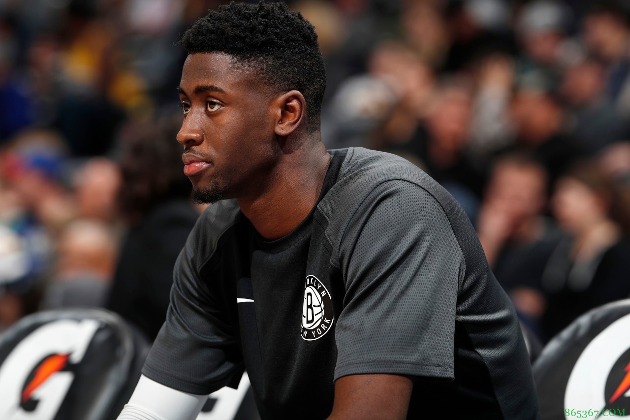 步行者主帅:勒韦尔已进行1V1对抗 并随队参加所有训练项目