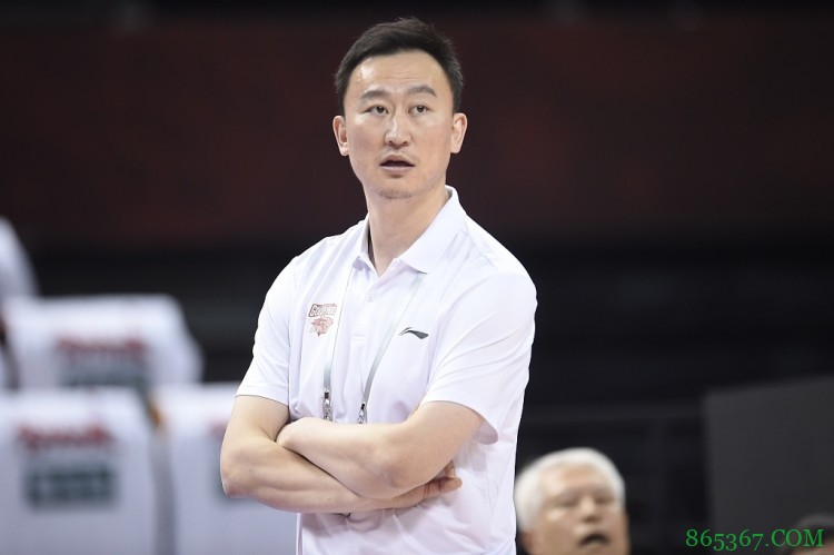 刘维伟：这场比赛方式做得不错 今天罚球太着急丢了20个