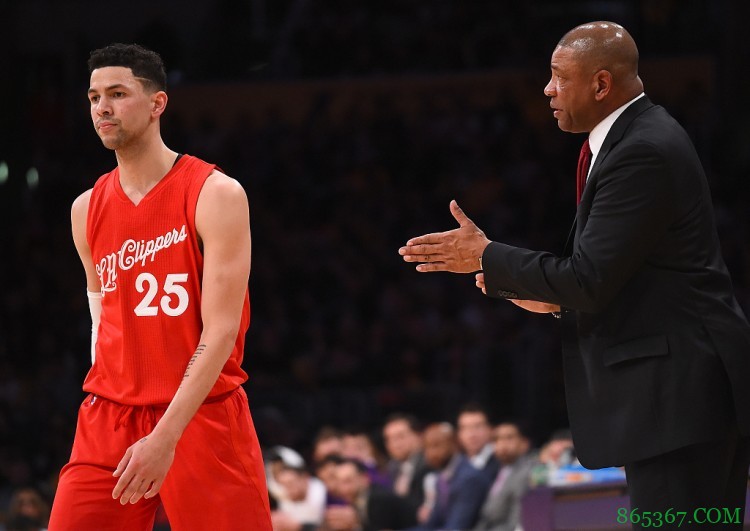 父子团聚?美记:76人有意签下小里弗斯