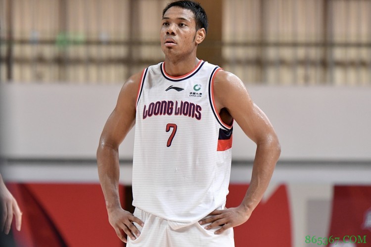 祝铭震准绝杀并创生涯得分新高：感谢教练和队友们的信任