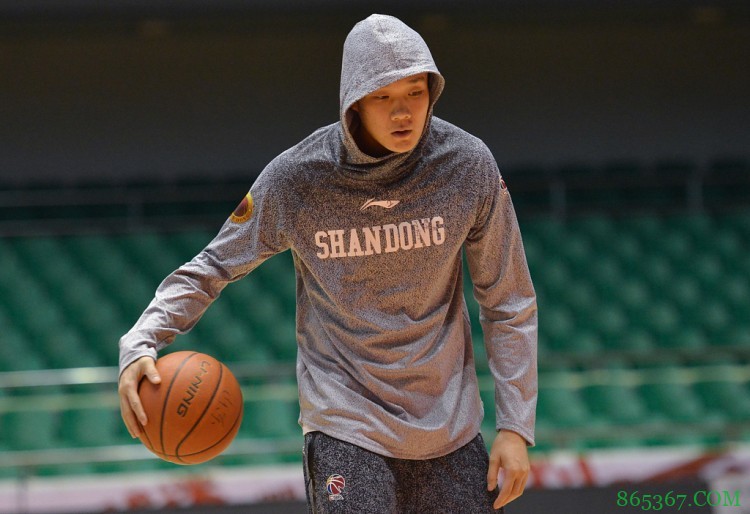 马健谈丁彦雨航：我觉得他的生涯应该结束了