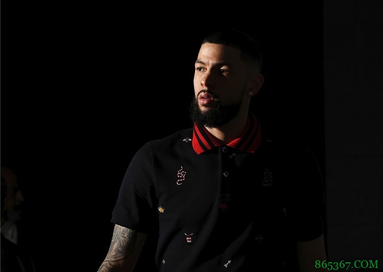 雷霆官方:球队已裁掉后卫奥斯汀-里弗斯