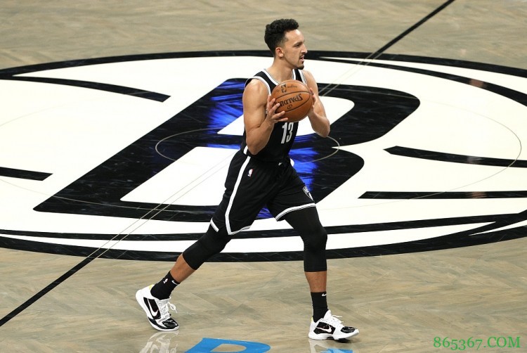 NBA官推祝沙梅特24岁&特里斯坦-汤普森30岁生日快乐