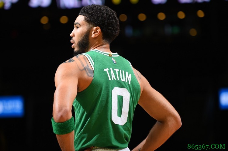 手感不佳！塔图姆19投7中三分6中1得到18分8板5助