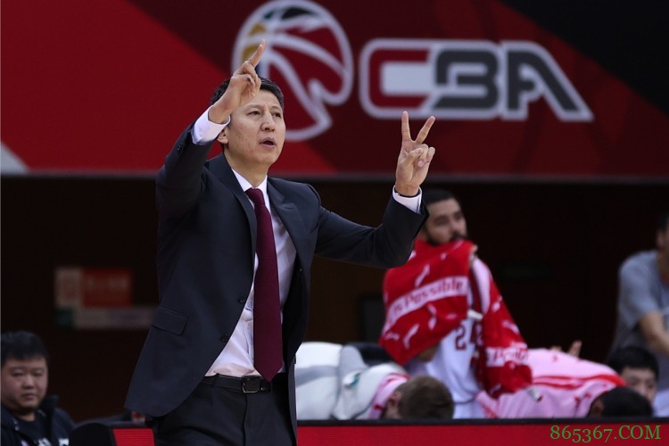 郭士强:这场比赛赢得比较辛苦 我们执行力非常好