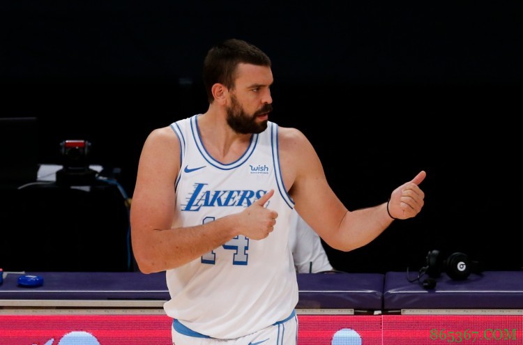 湖人记者:小加解除健康安全协议限制但不会出战今日比赛