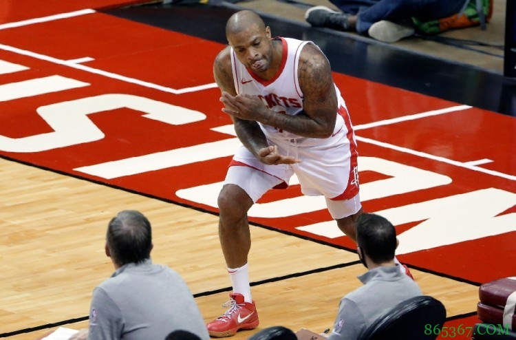 各自安好!火箭送别塔克只为选秀权 硬汉赴雄鹿助力争冠