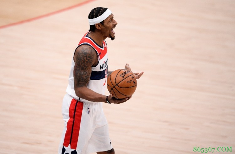 比尔再表不满：我们防不住人&没专注度 若没做好准备就别进NBA