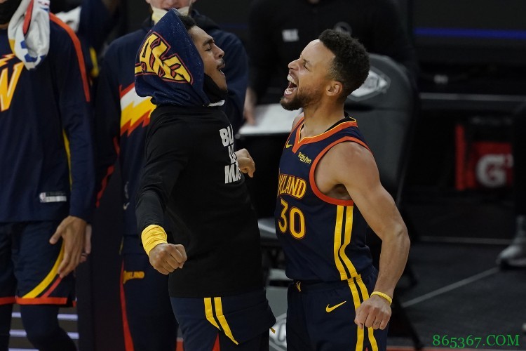 原来你是这样的小学生!库里:19岁我在参加联谊会派对